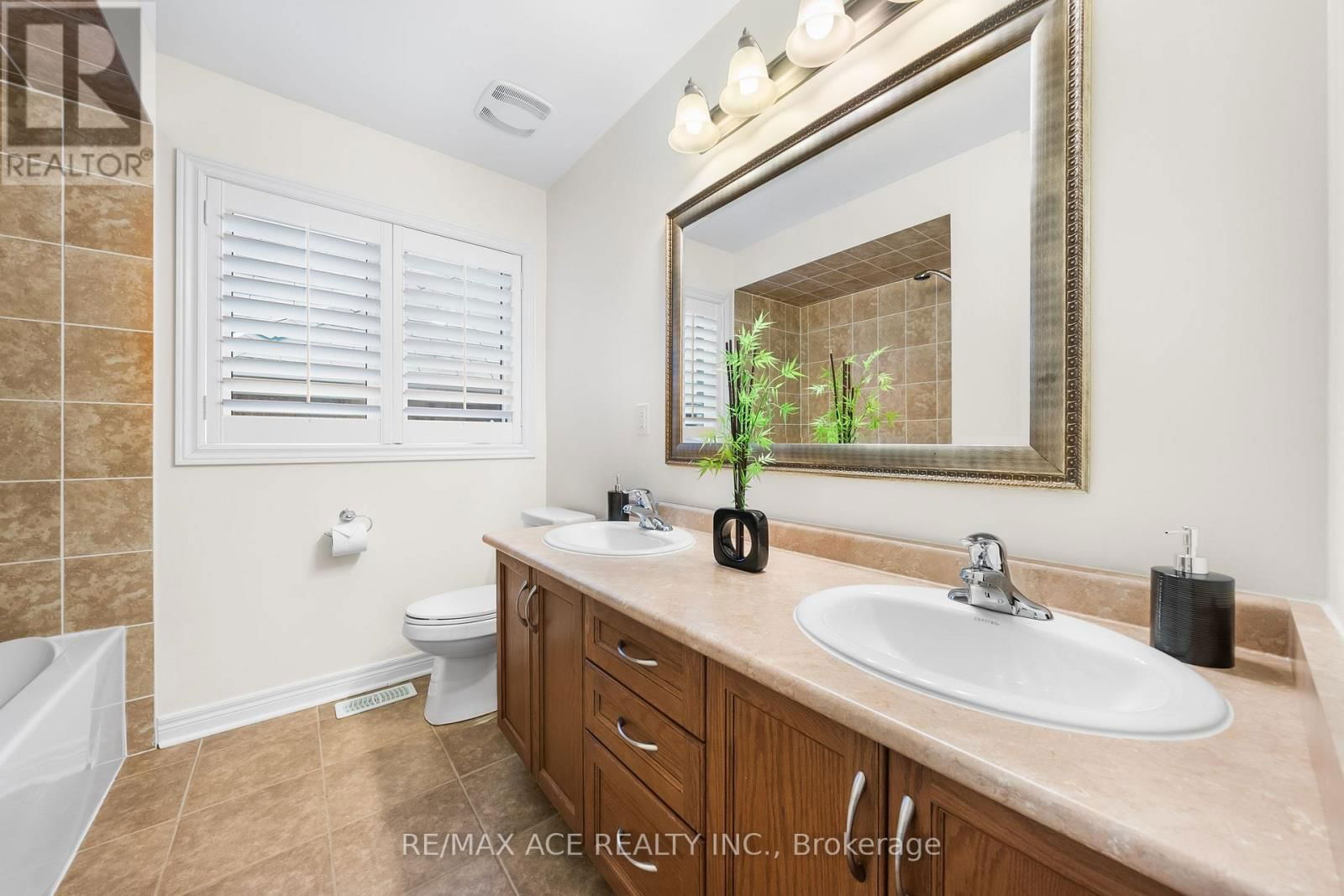 224 FREDERICK CURRAN LANE Image 16