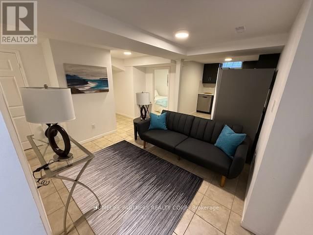 Lower - 38 STONE PALACE WAY Image 2