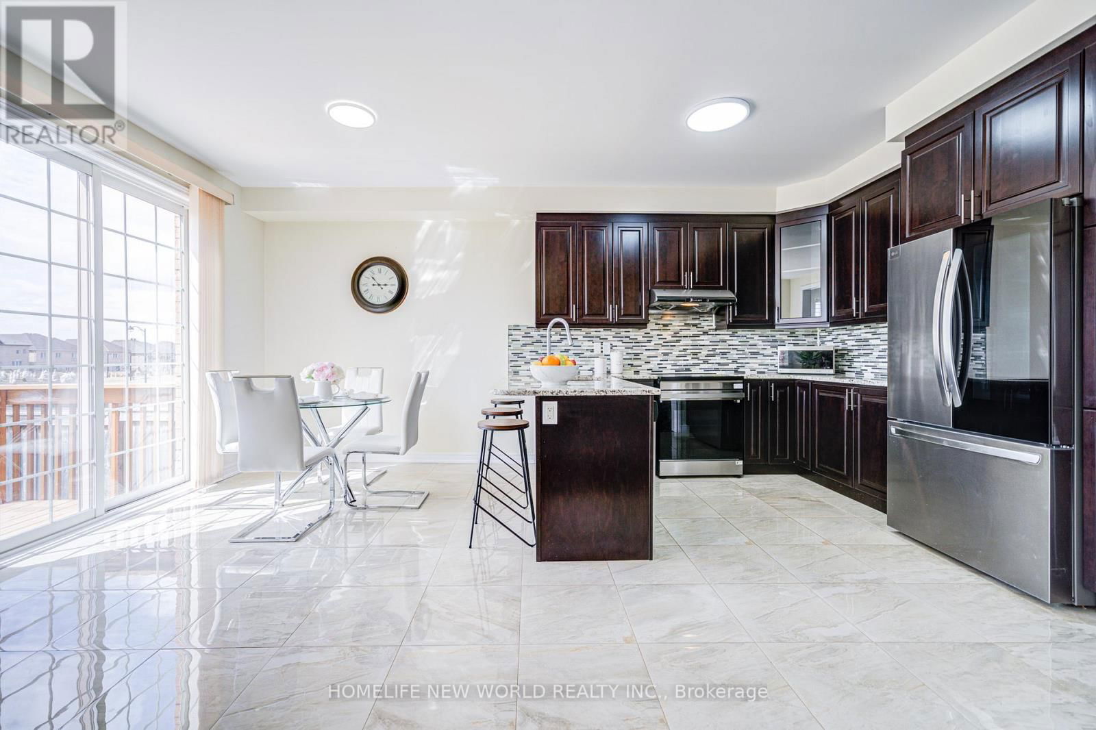 88 ROTH STREET Image 17