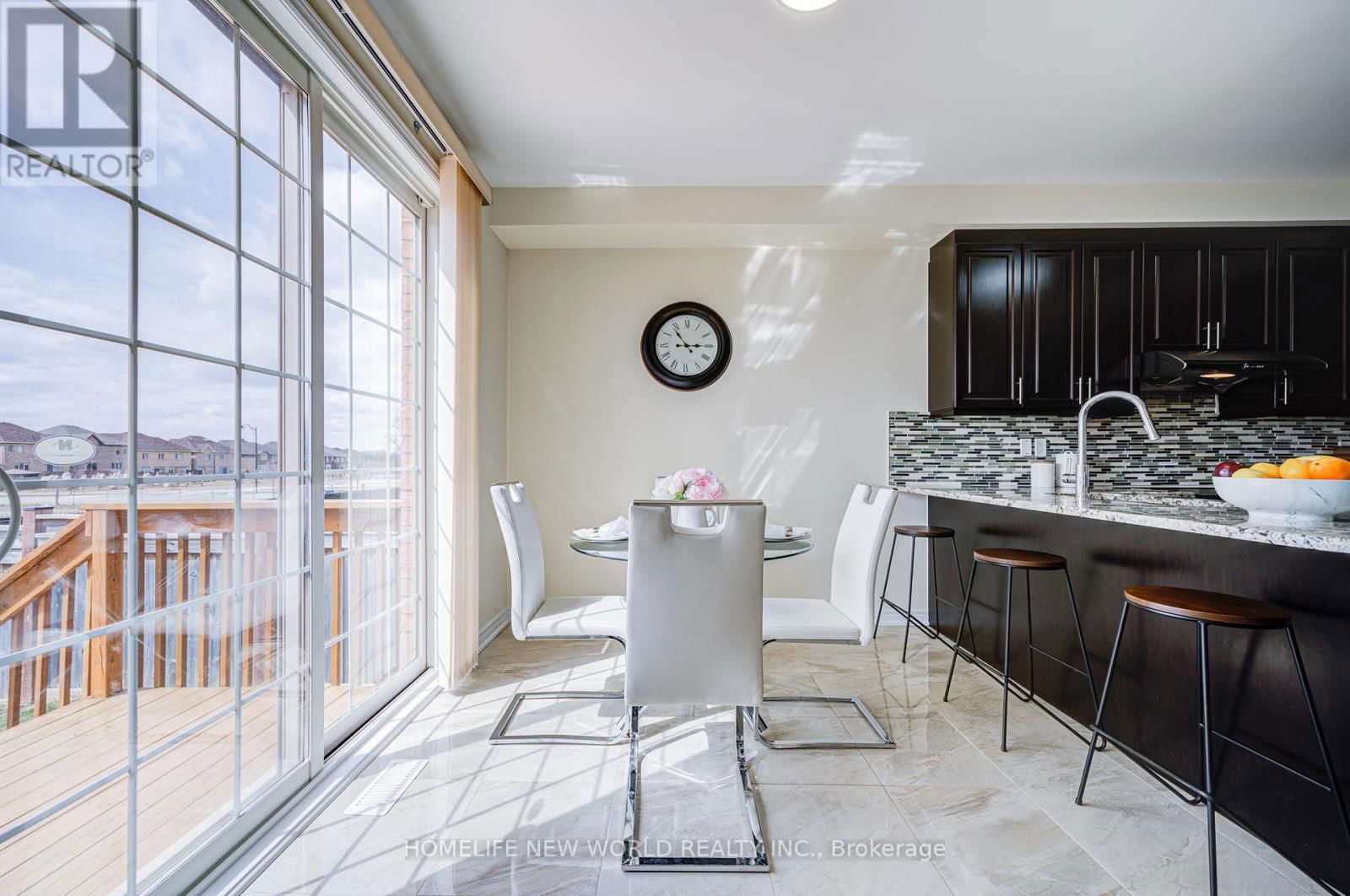88 ROTH STREET Image 20