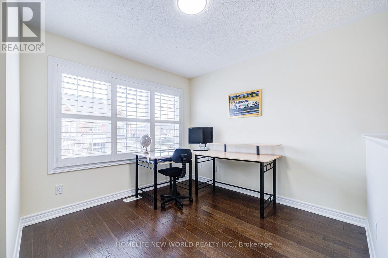 88 ROTH STREET Image 25