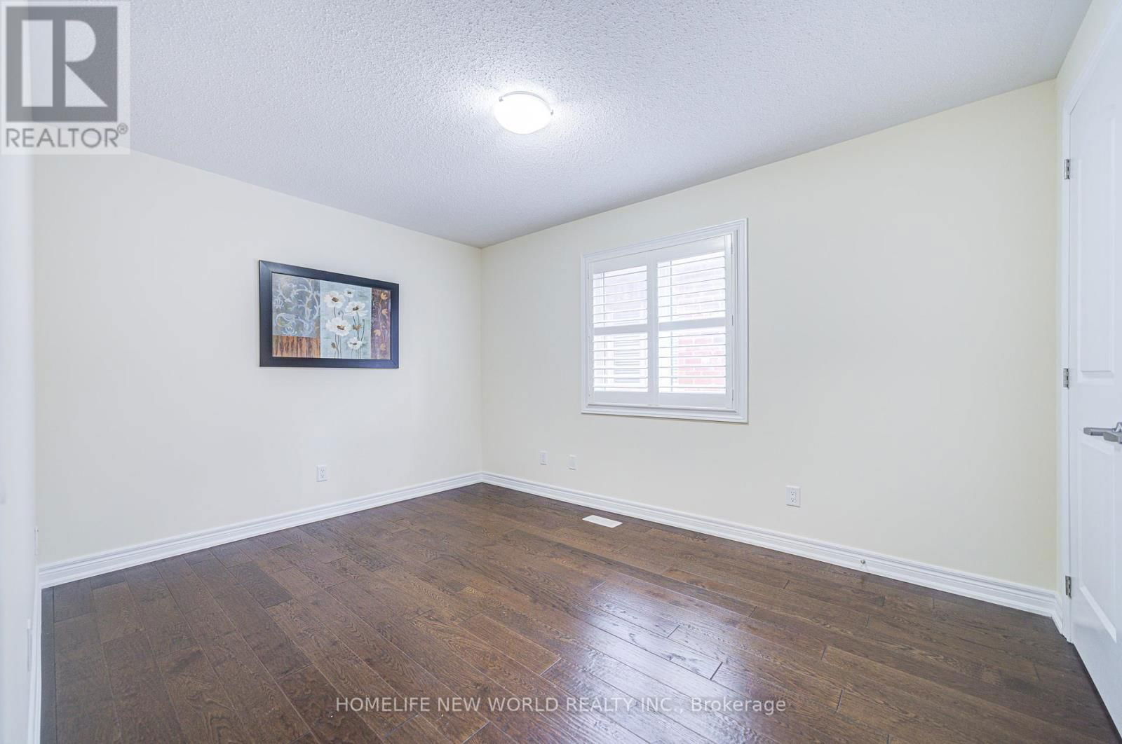 88 ROTH STREET Image 32