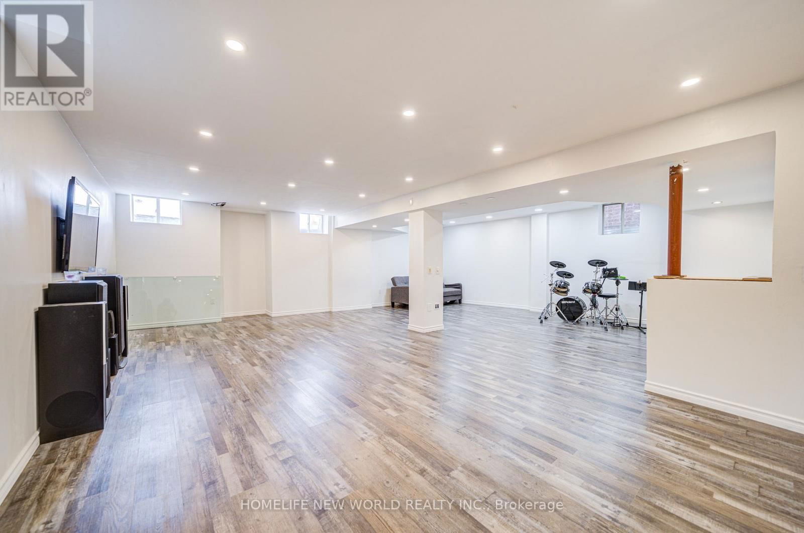 88 ROTH STREET Image 45