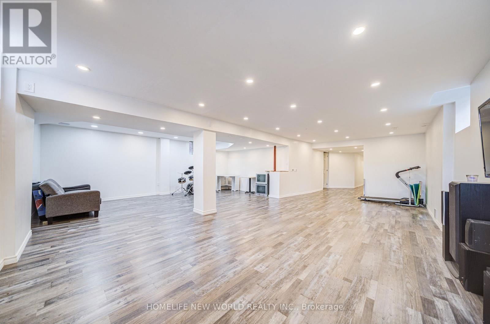 88 ROTH STREET Image 46