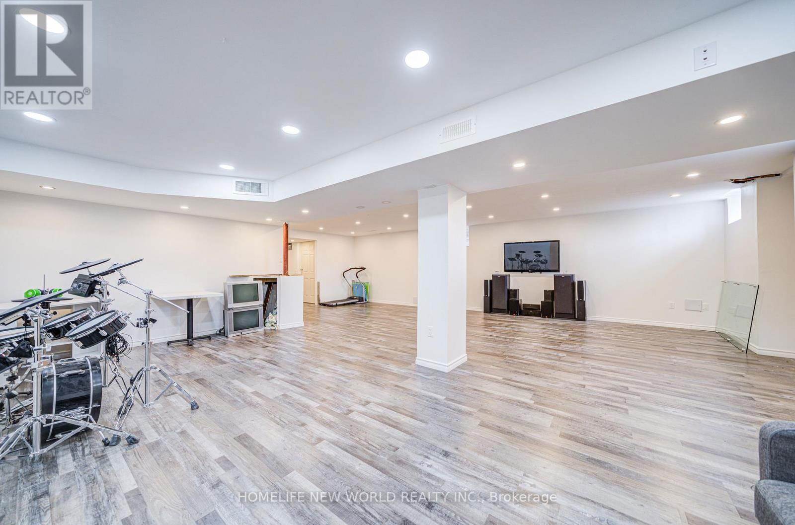 88 ROTH STREET Image 47