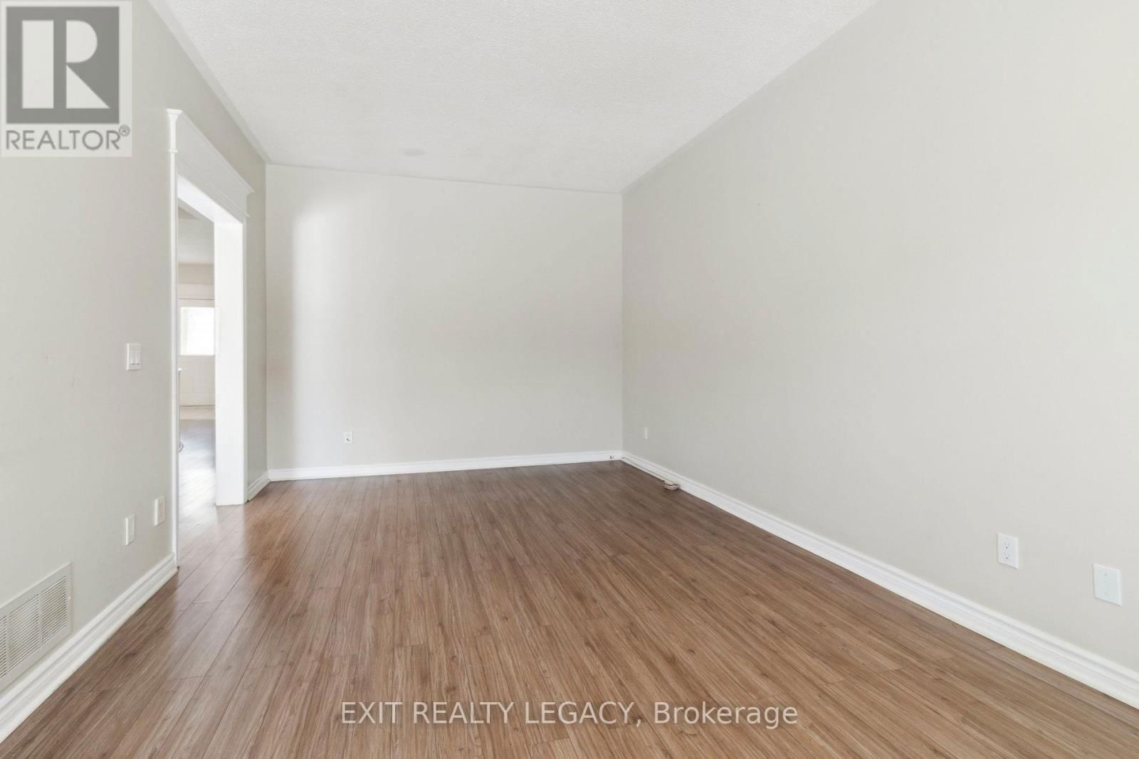 122 VENTURA WAY Image 15