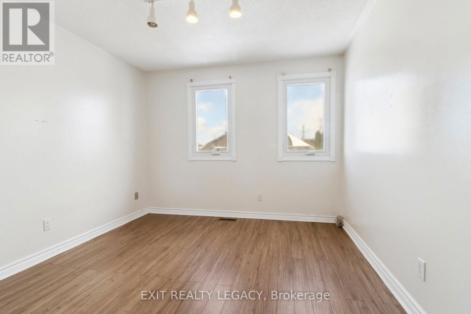 122 VENTURA WAY Image 18