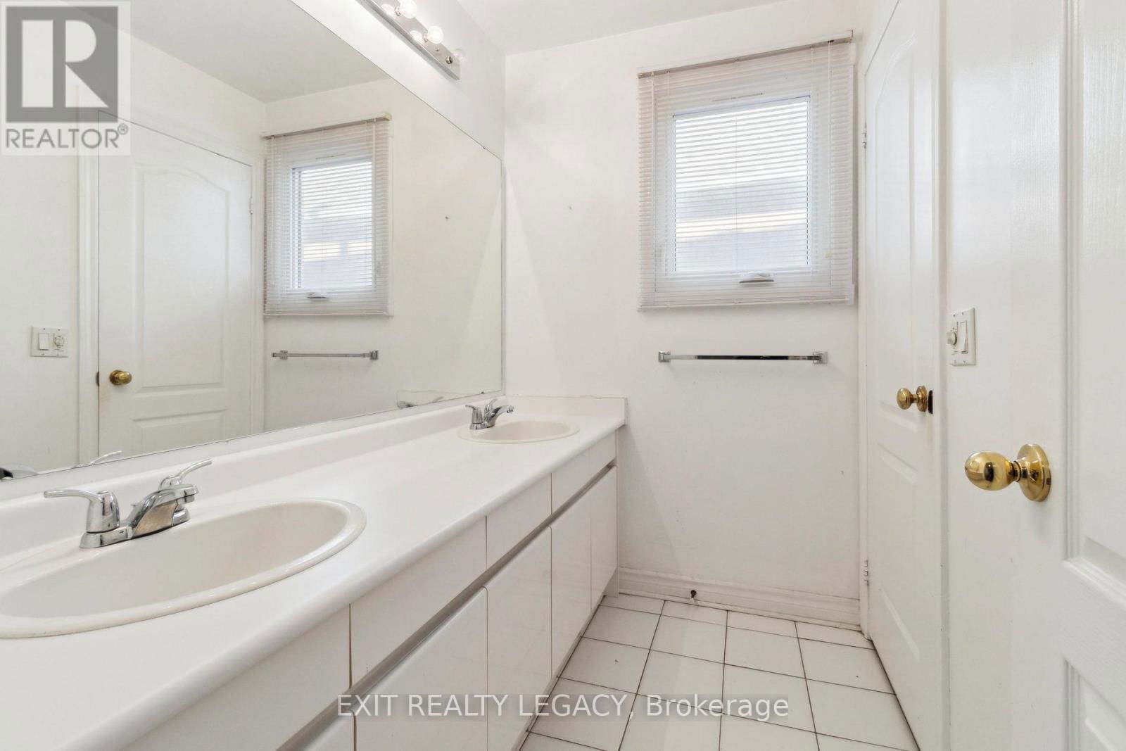 122 VENTURA WAY Image 19