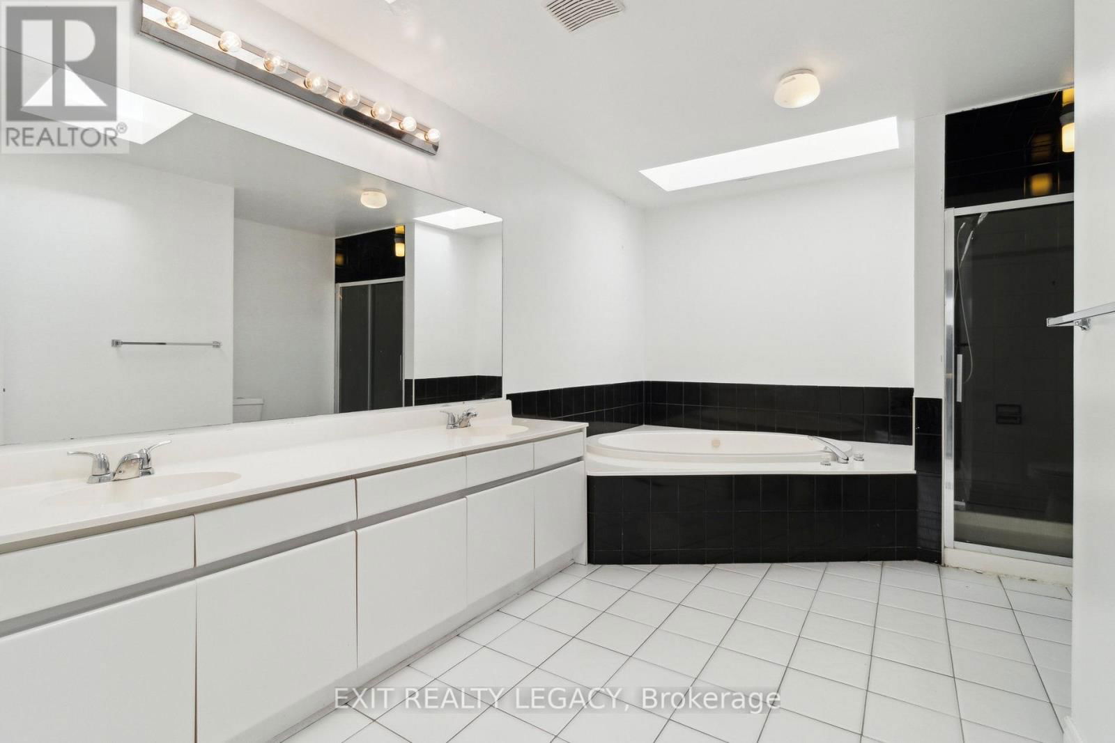 122 VENTURA WAY Image 24