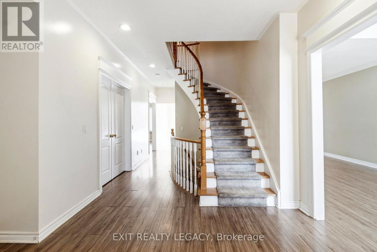 122 VENTURA WAY Image 3
