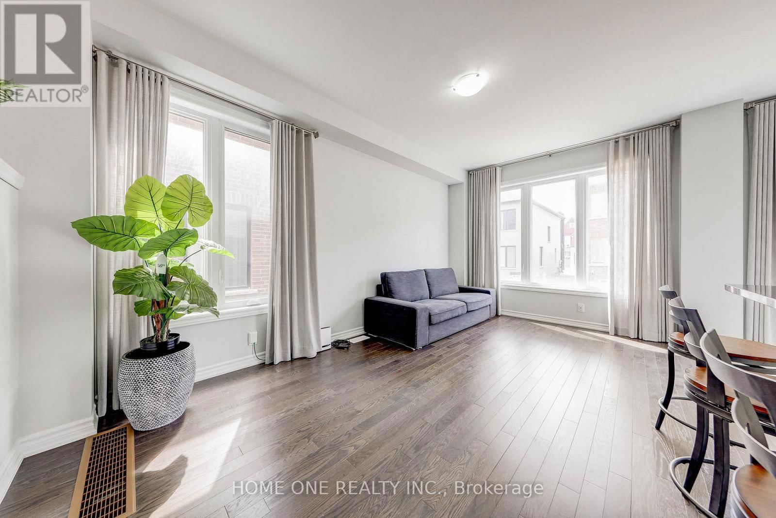 32 JESSICA ANTONELLA STREET Image 35