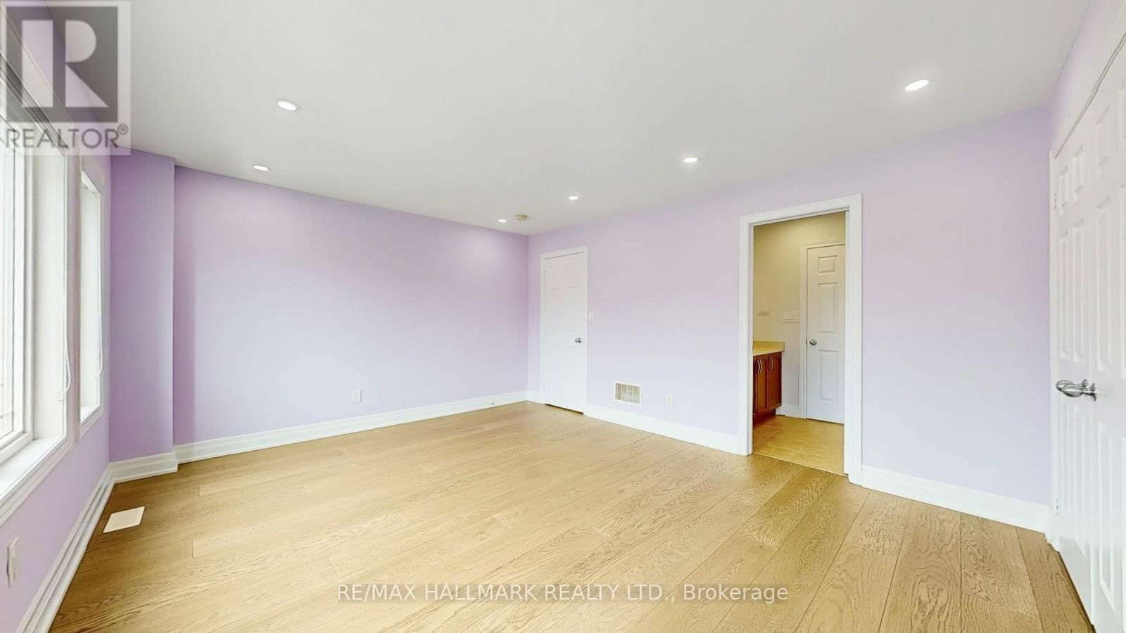 45 ROMANELLI CRESCENT Image 32