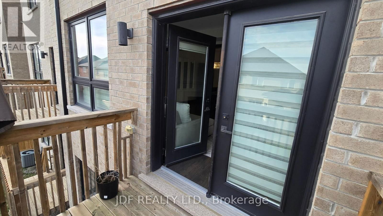 49 GRIDIRON GATE Image 11