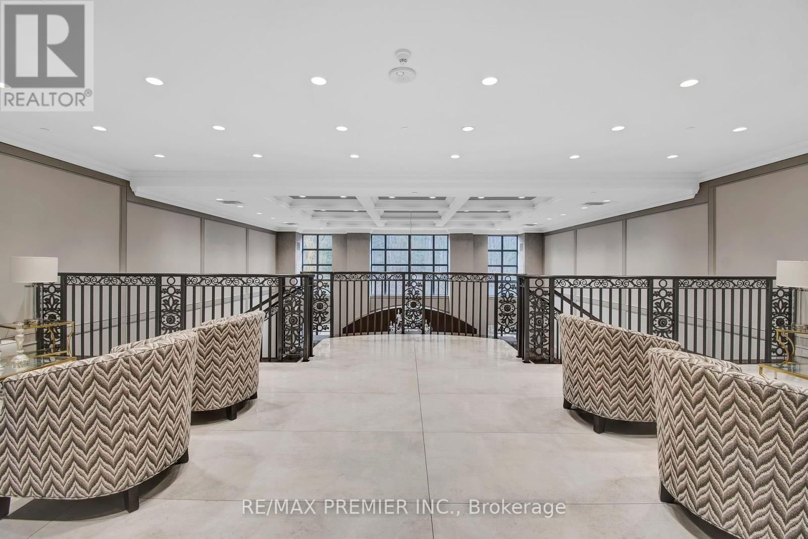402 - 9909 PINE VALLEY DRIVE Image 4