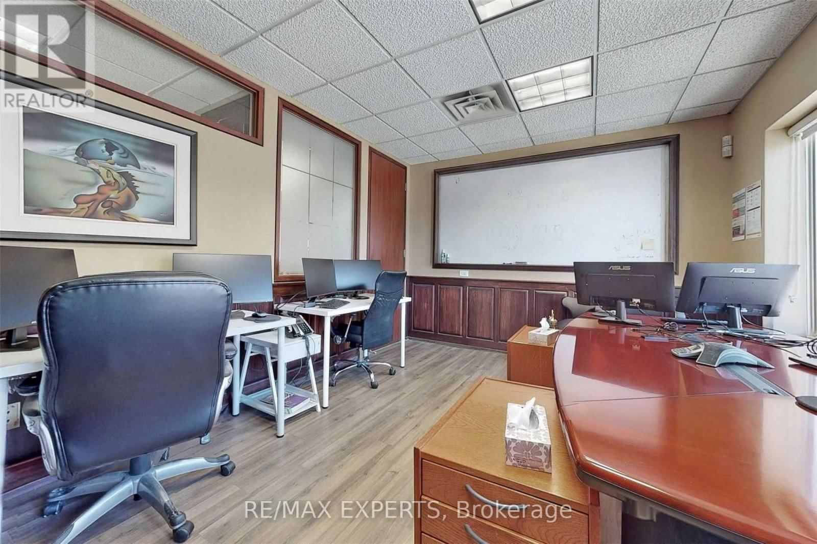 30 WERTHEIM COURT Image 24