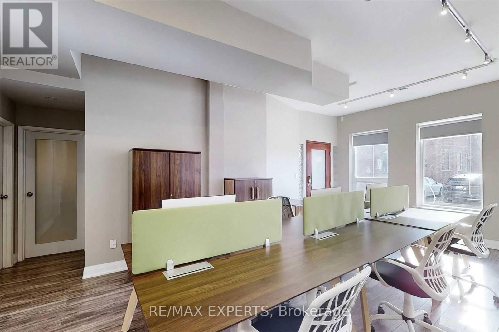 30 WERTHEIM COURT Image 7
