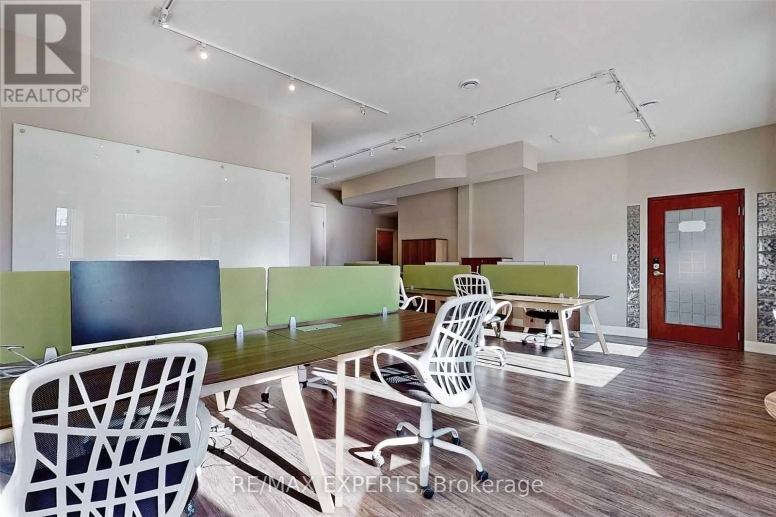 30 WERTHEIM COURT Image 11