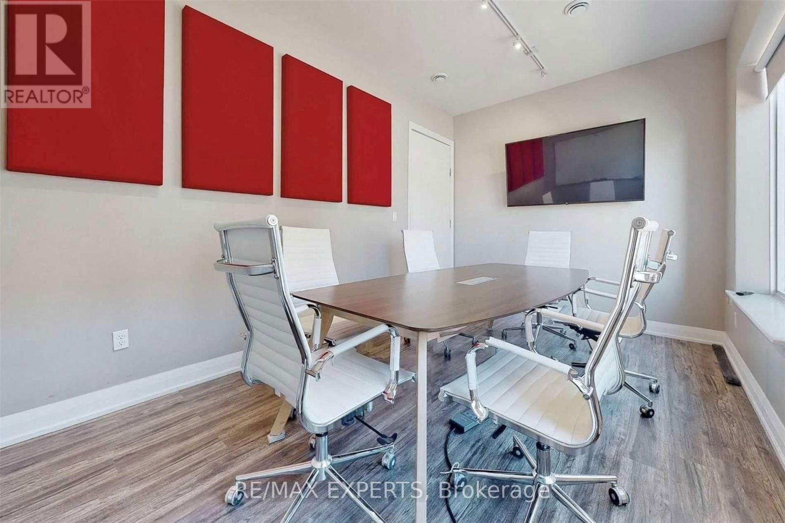 30 WERTHEIM COURT Image 15