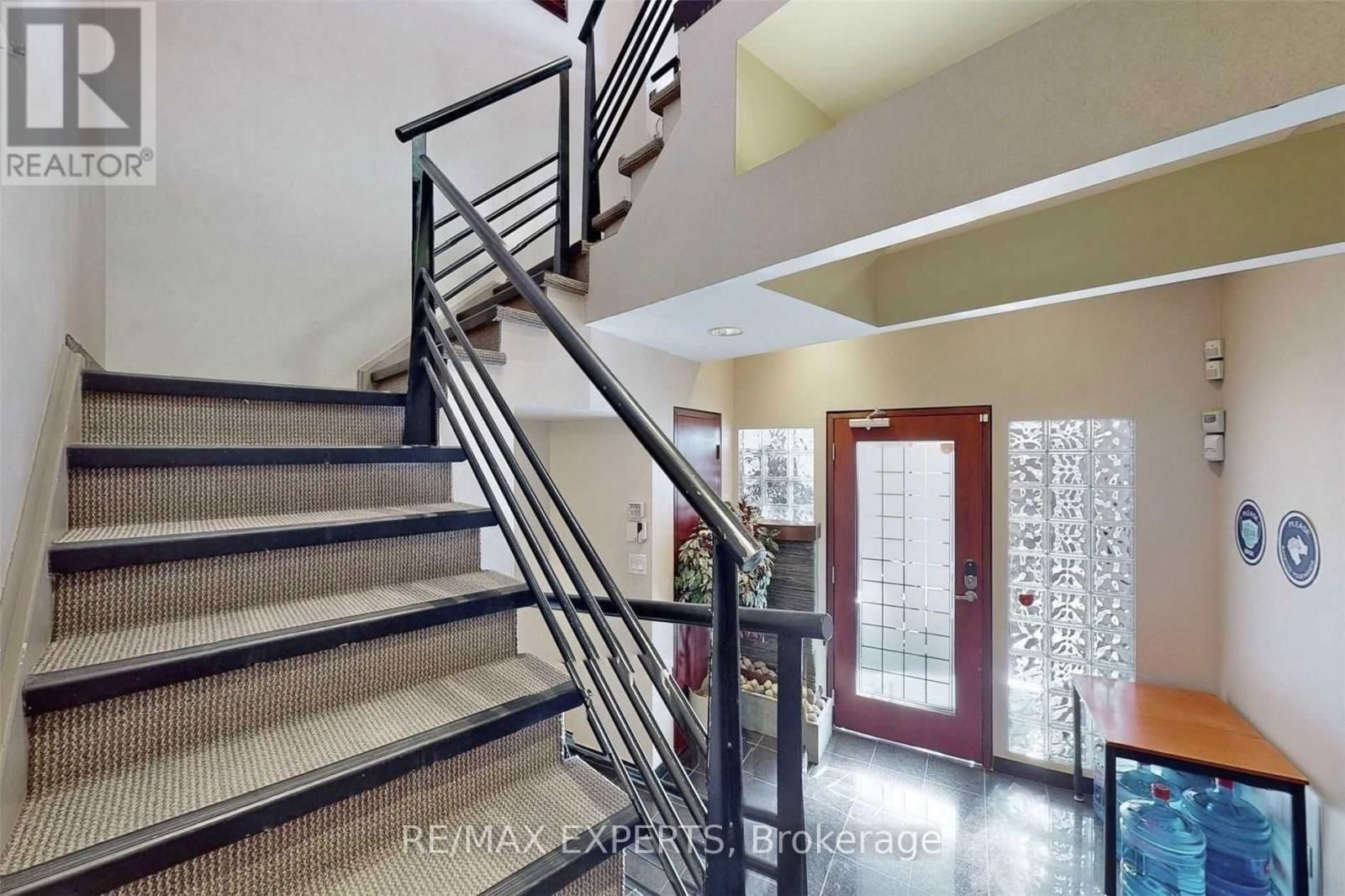 30 WERTHEIM COURT Image 21