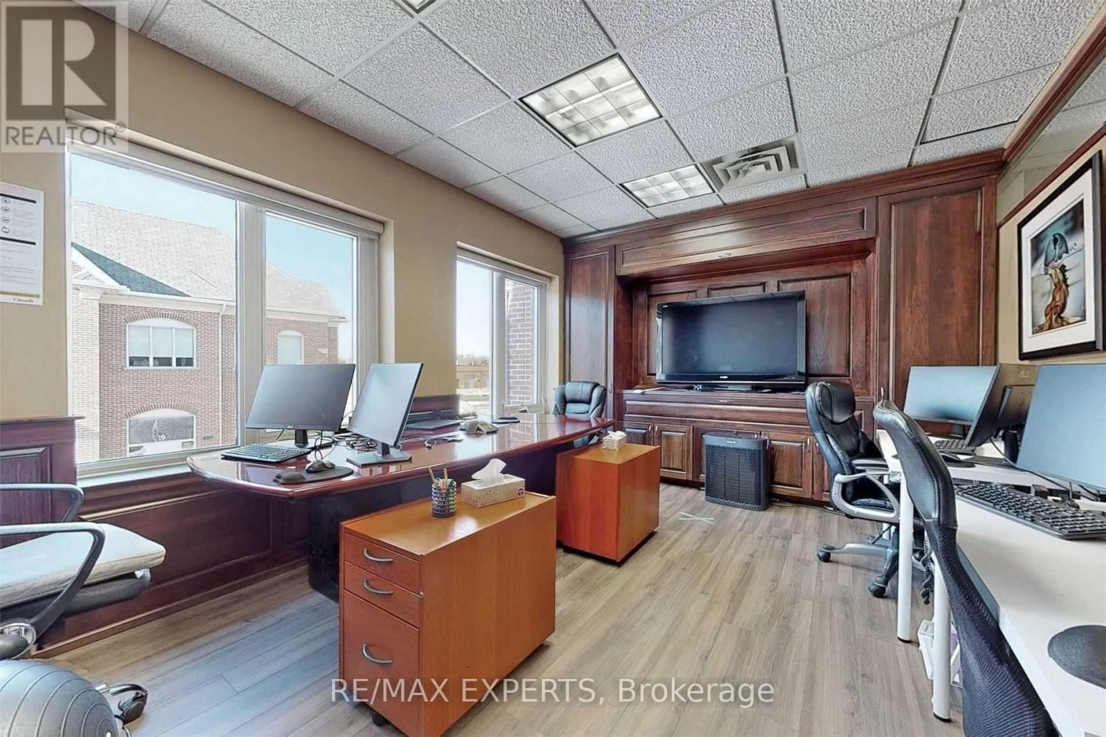 30 WERTHEIM COURT Image 23