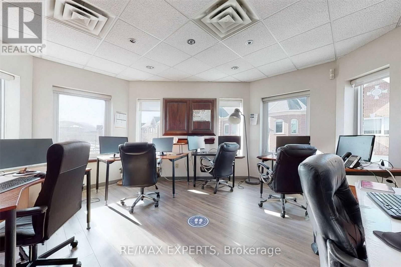 30 WERTHEIM COURT Image 25
