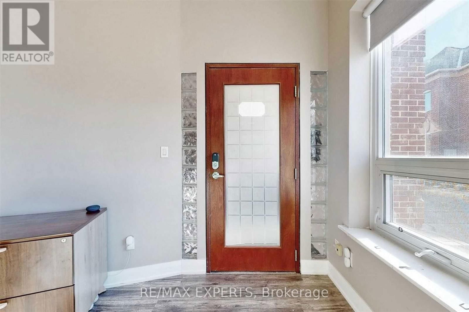 30 WERTHEIM COURT Image 4