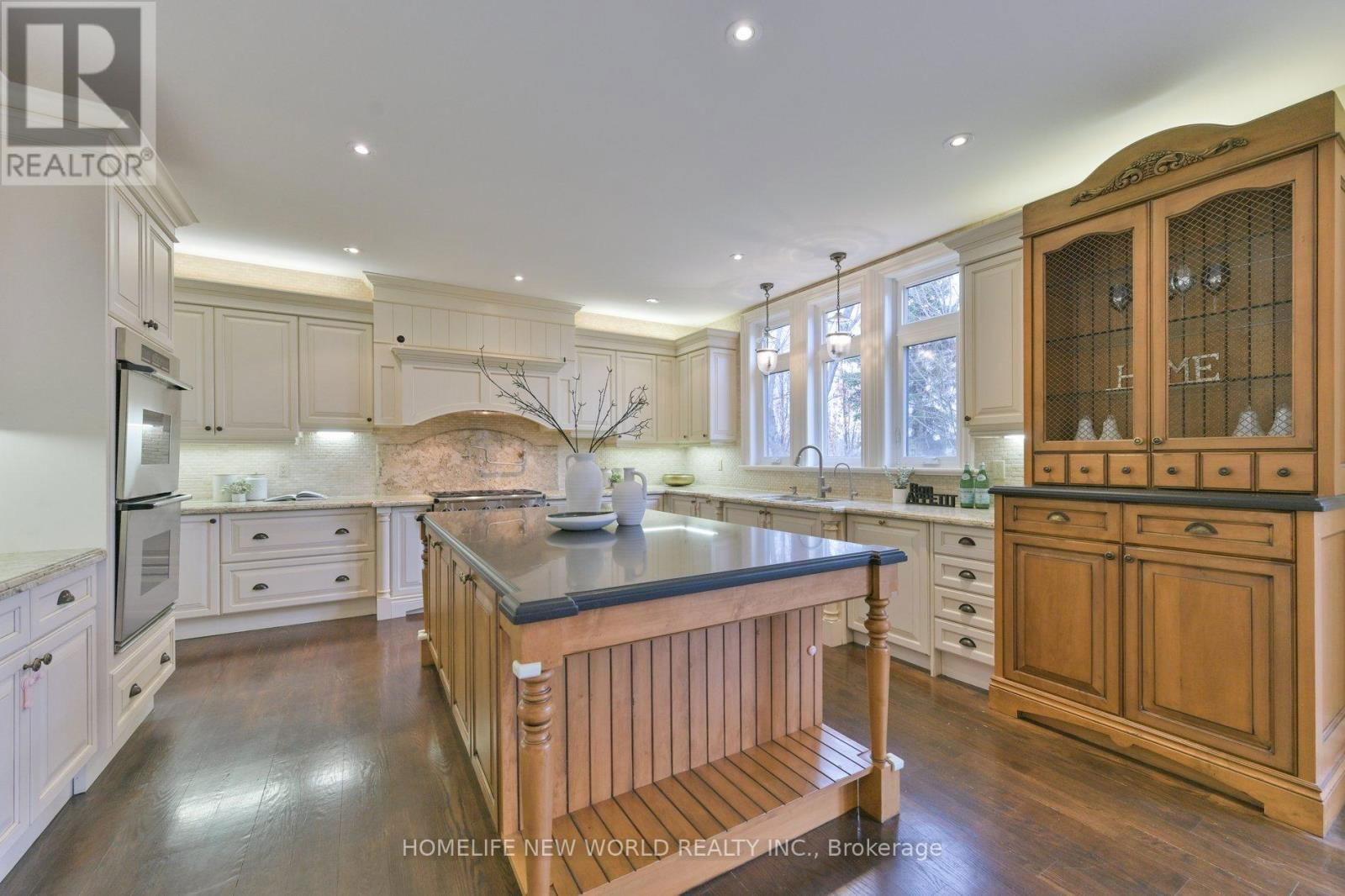 33 EVITA COURT Image 14