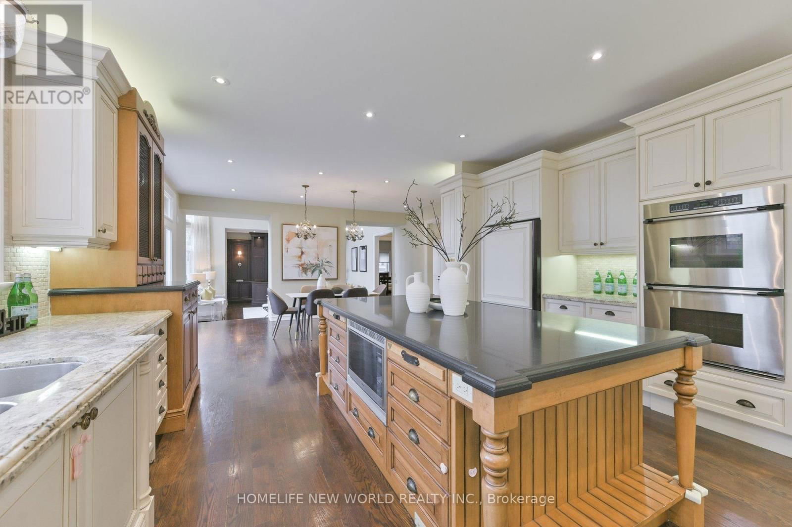 33 EVITA COURT Image 16