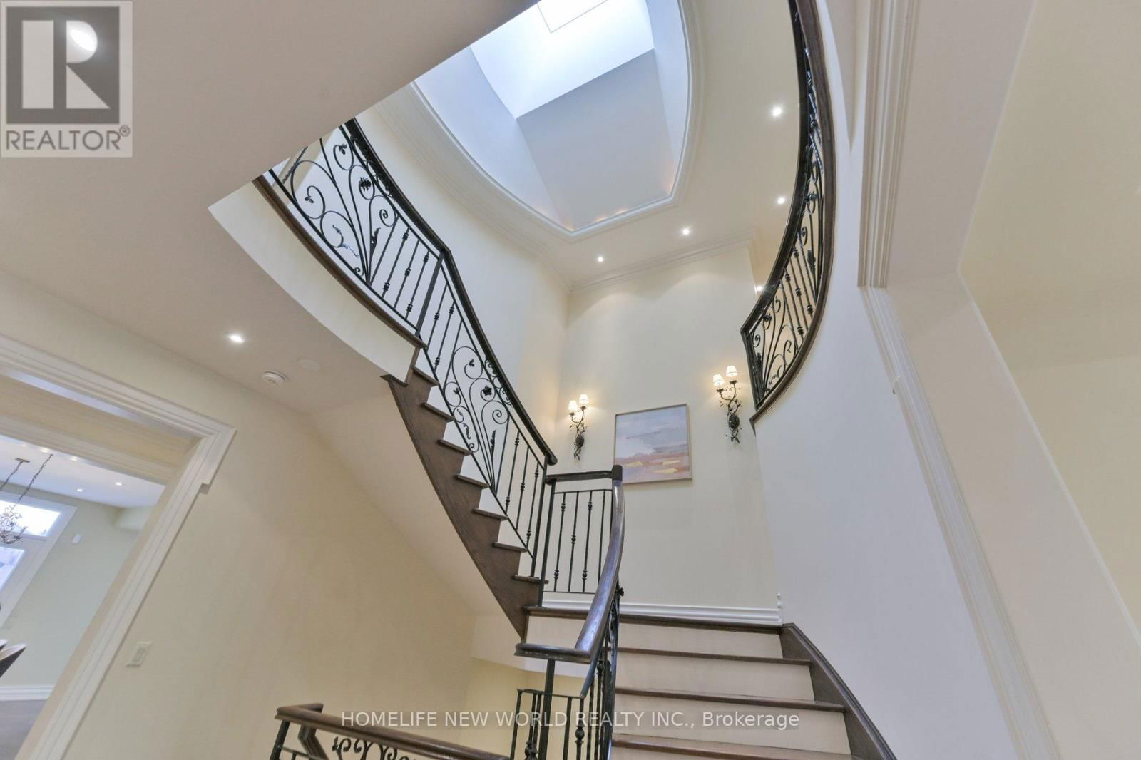33 EVITA COURT Image 24