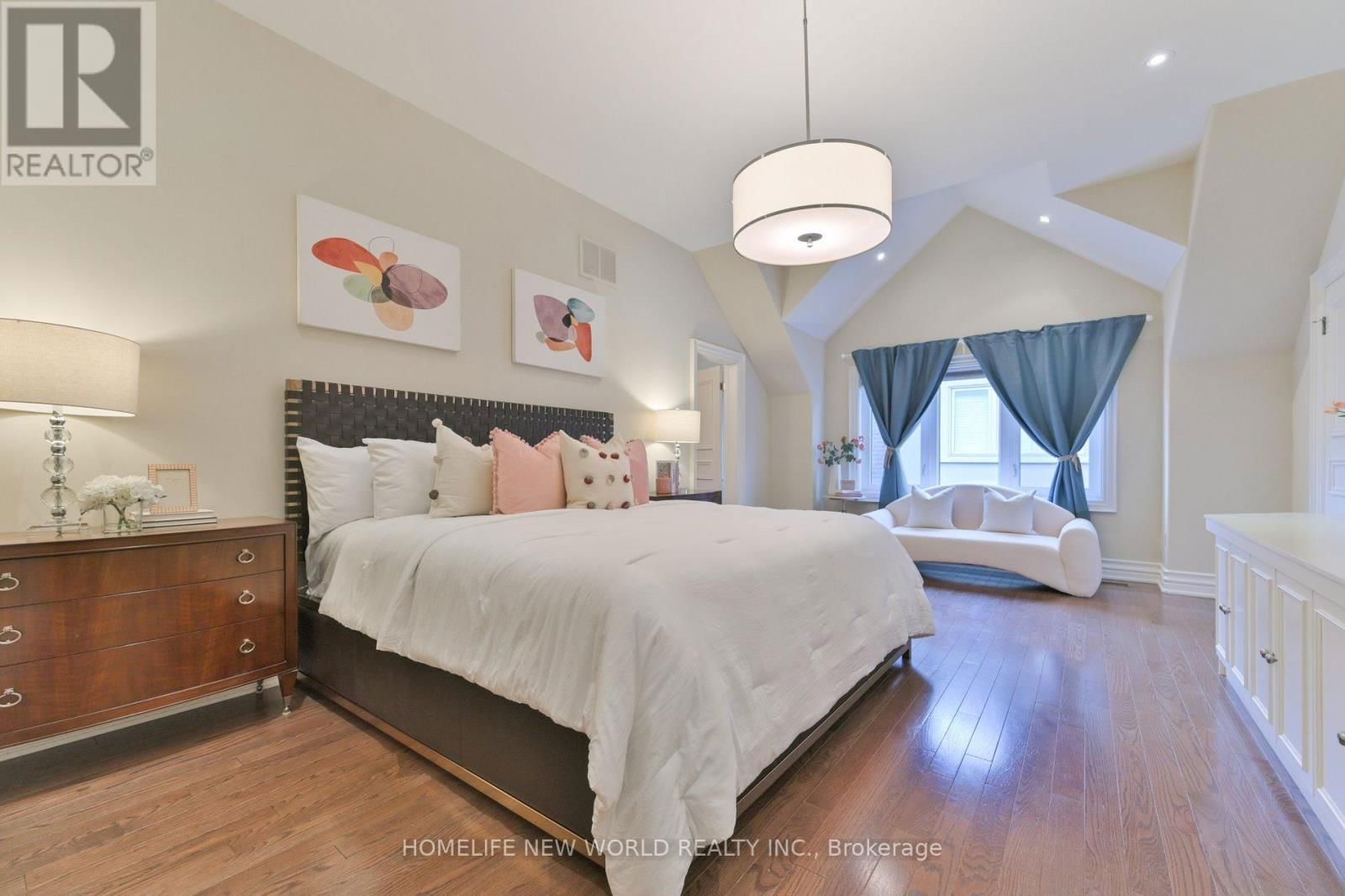 33 EVITA COURT Image 39