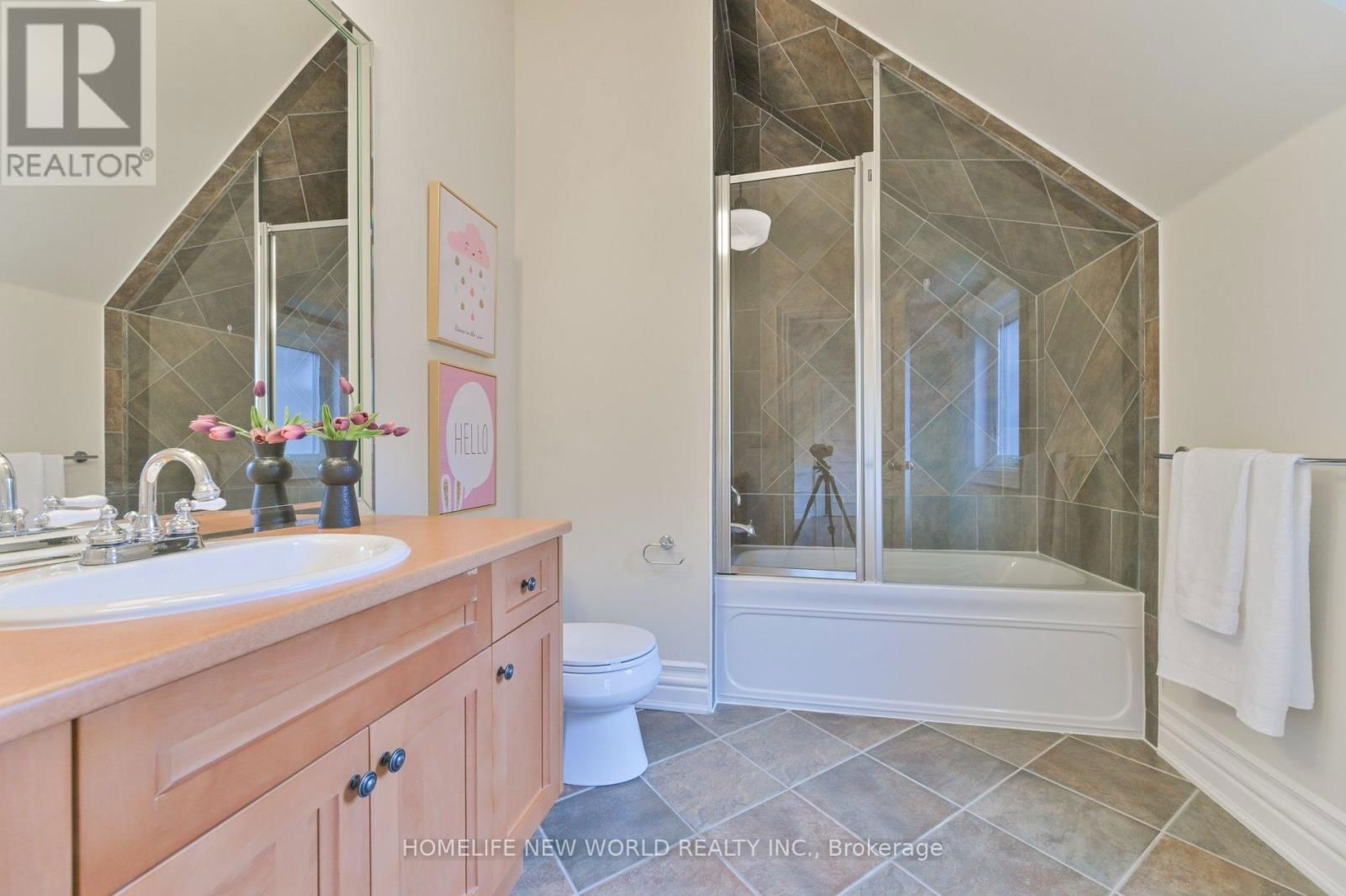 33 EVITA COURT Image 40