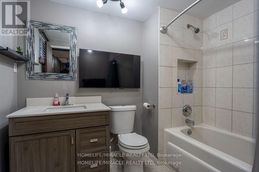 104 STUART STREET Image 12
