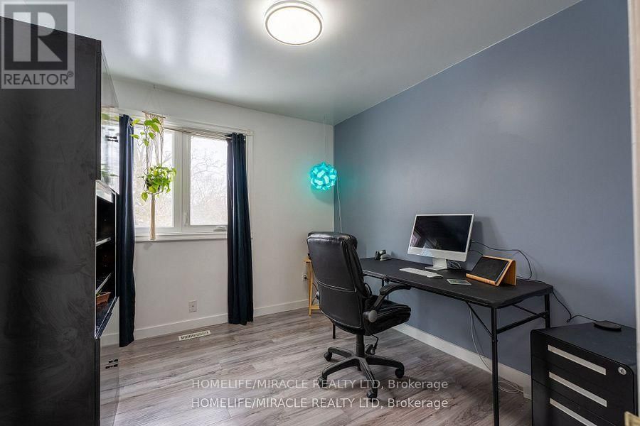 104 STUART STREET Image 18