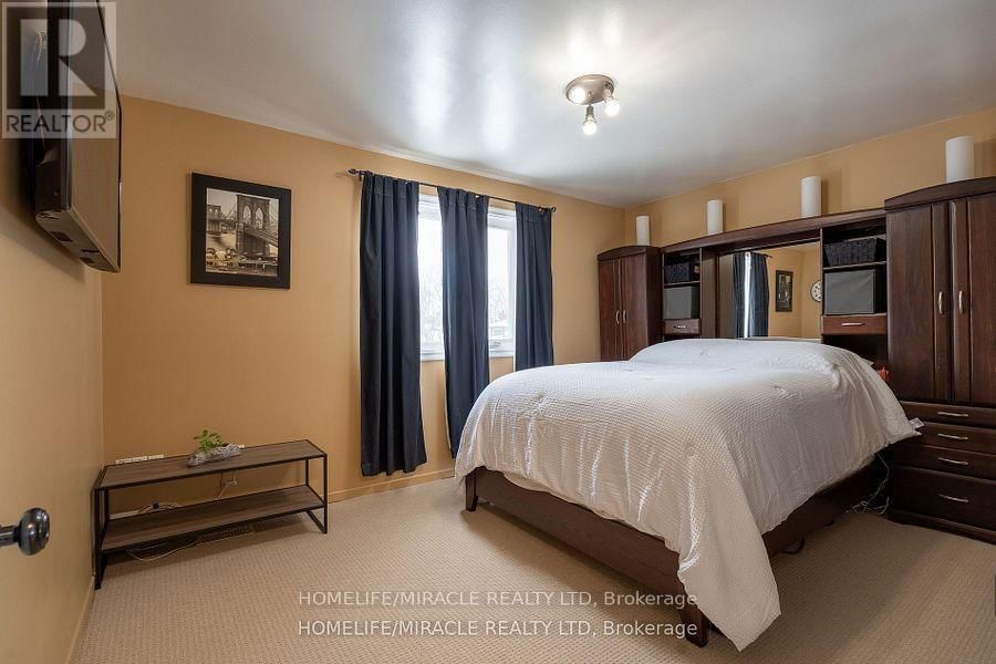 104 STUART STREET Image 23