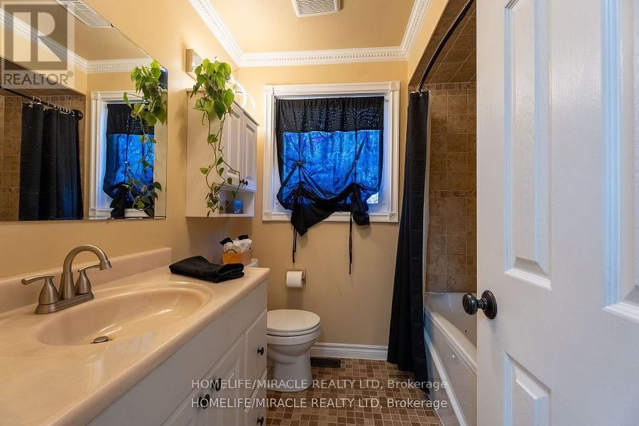 104 STUART STREET Image 25