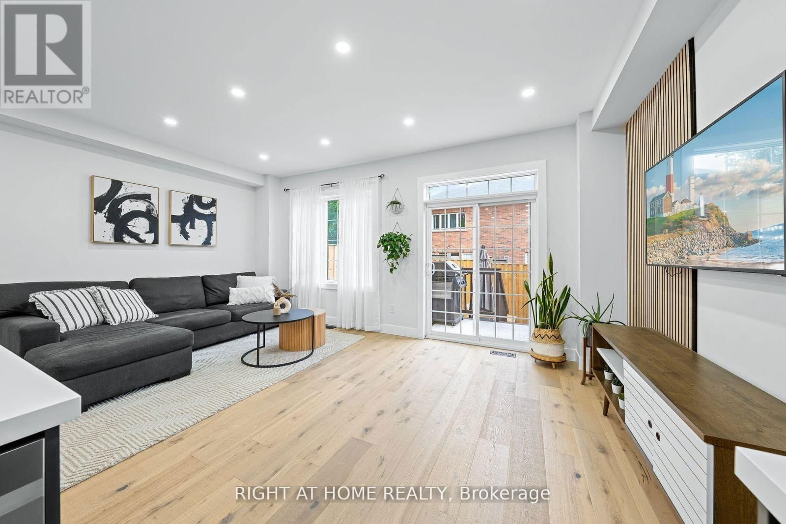 13 - 8777 DUFFERIN STREET Image 1