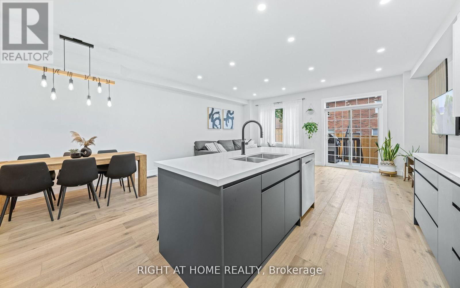 13 - 8777 DUFFERIN STREET Image 10