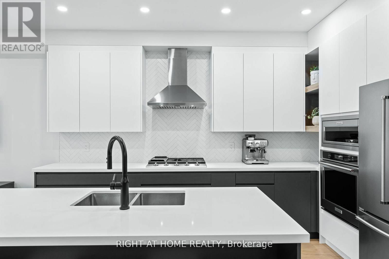 13 - 8777 DUFFERIN STREET Image 12