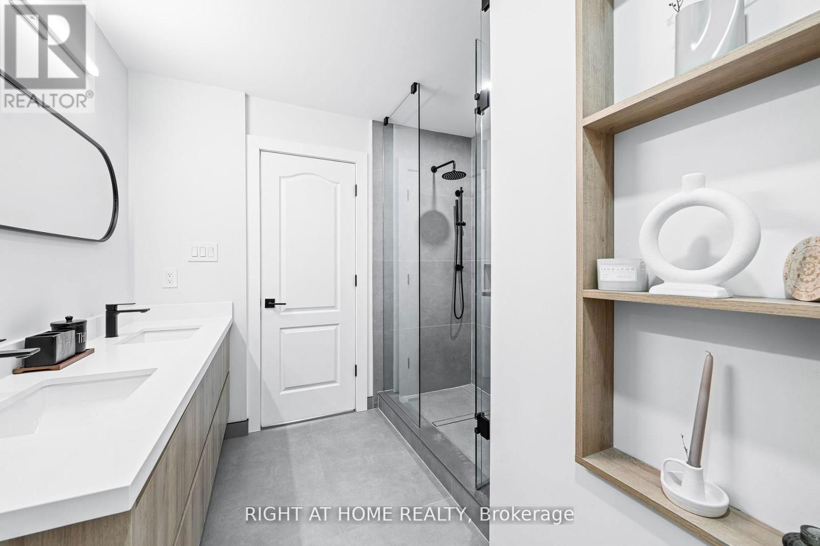 13 - 8777 DUFFERIN STREET Image 22