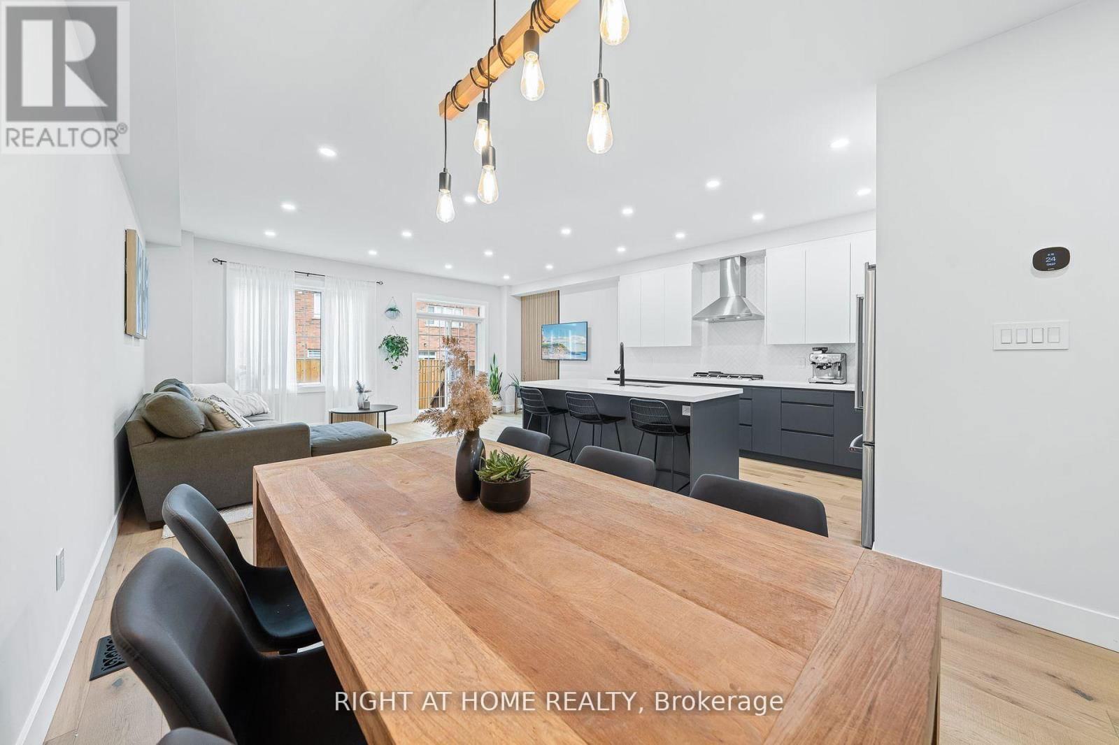 13 - 8777 DUFFERIN STREET Image 4