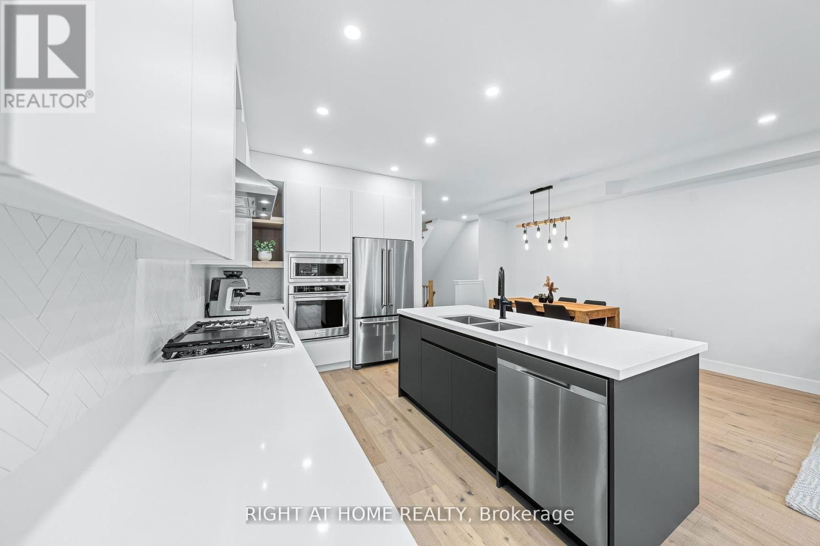 13 - 8777 DUFFERIN STREET Image 6