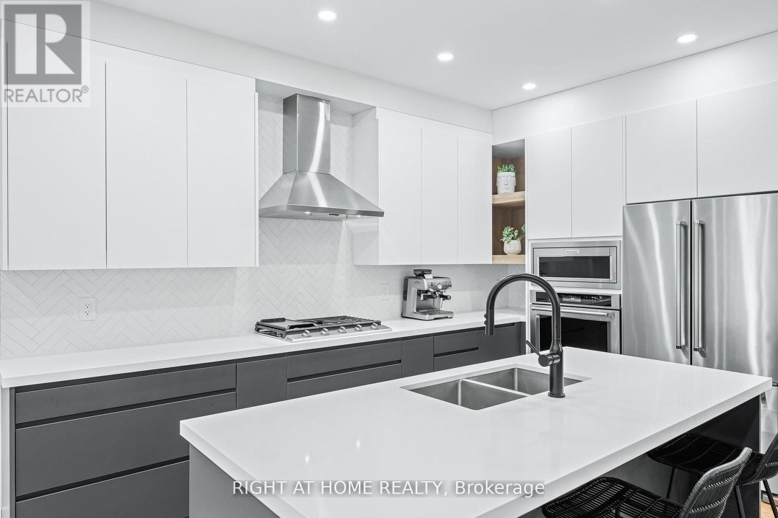 13 - 8777 DUFFERIN STREET Image 8