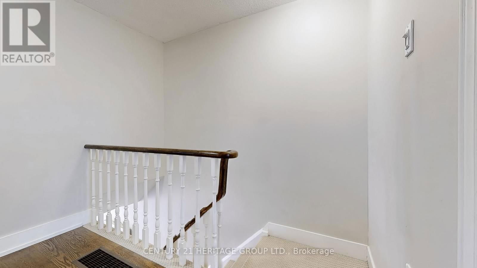 33 BRAMBLE WAY Image 23