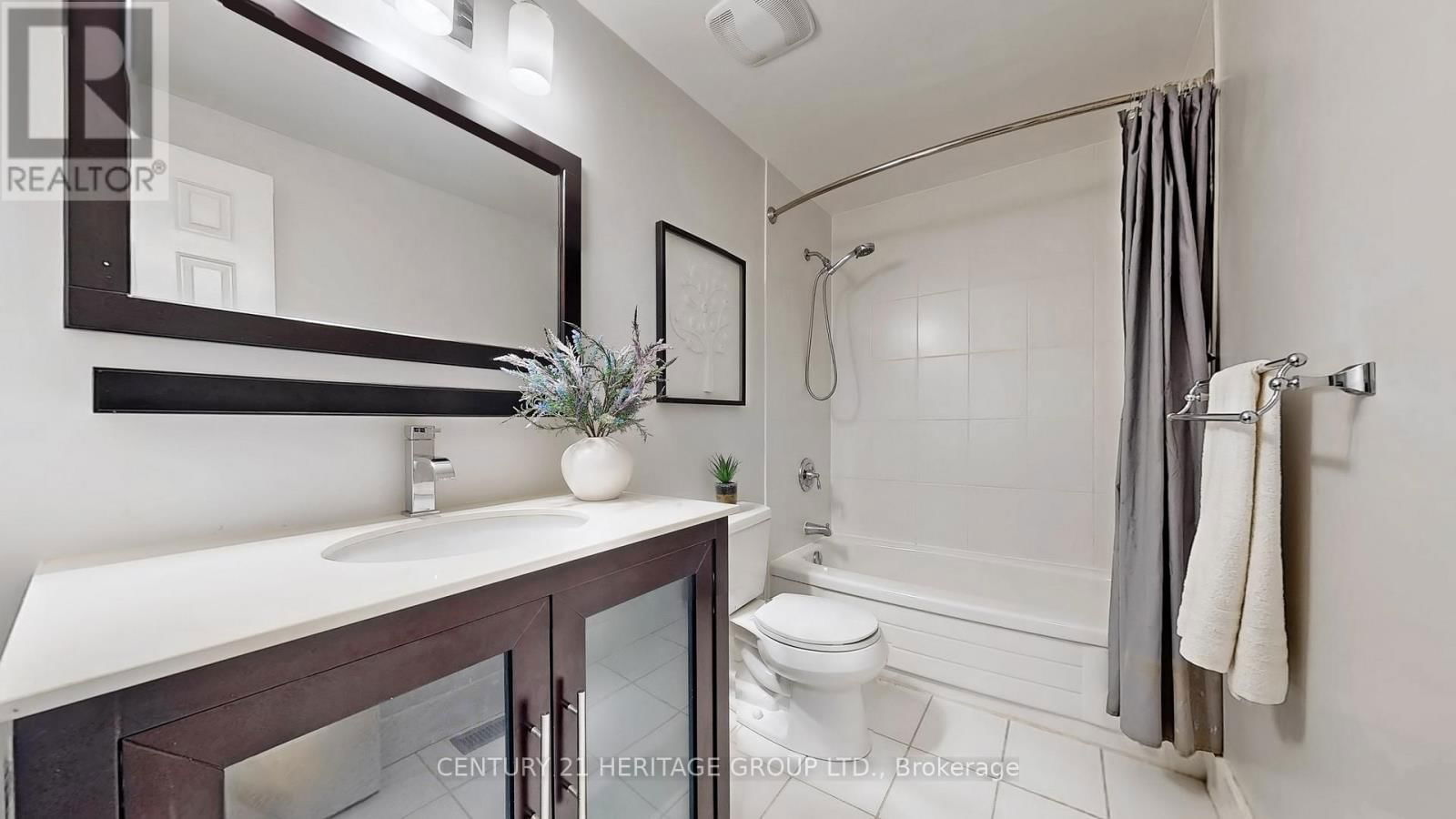 33 BRAMBLE WAY Image 34
