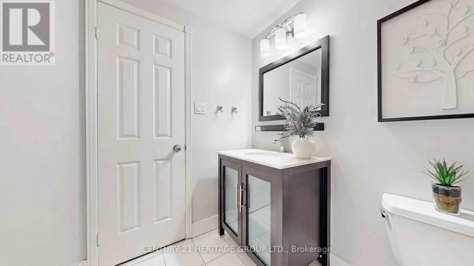 33 BRAMBLE WAY Image 35