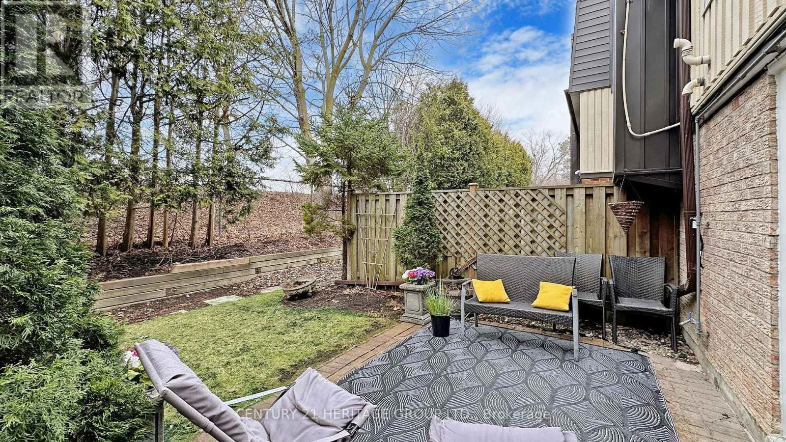 33 BRAMBLE WAY Image 49