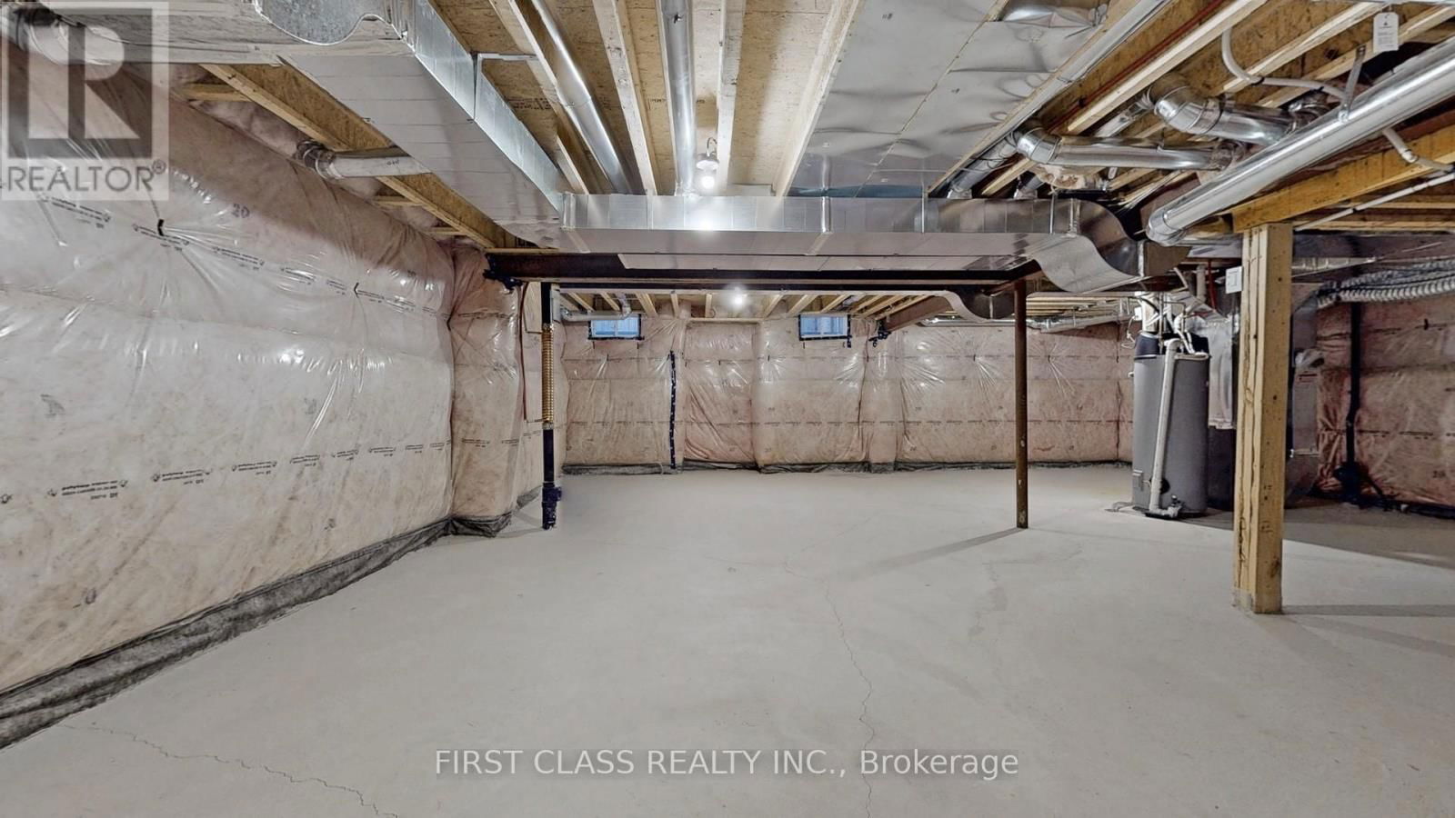 135 CARRIAGE SHOP BEND Image 44