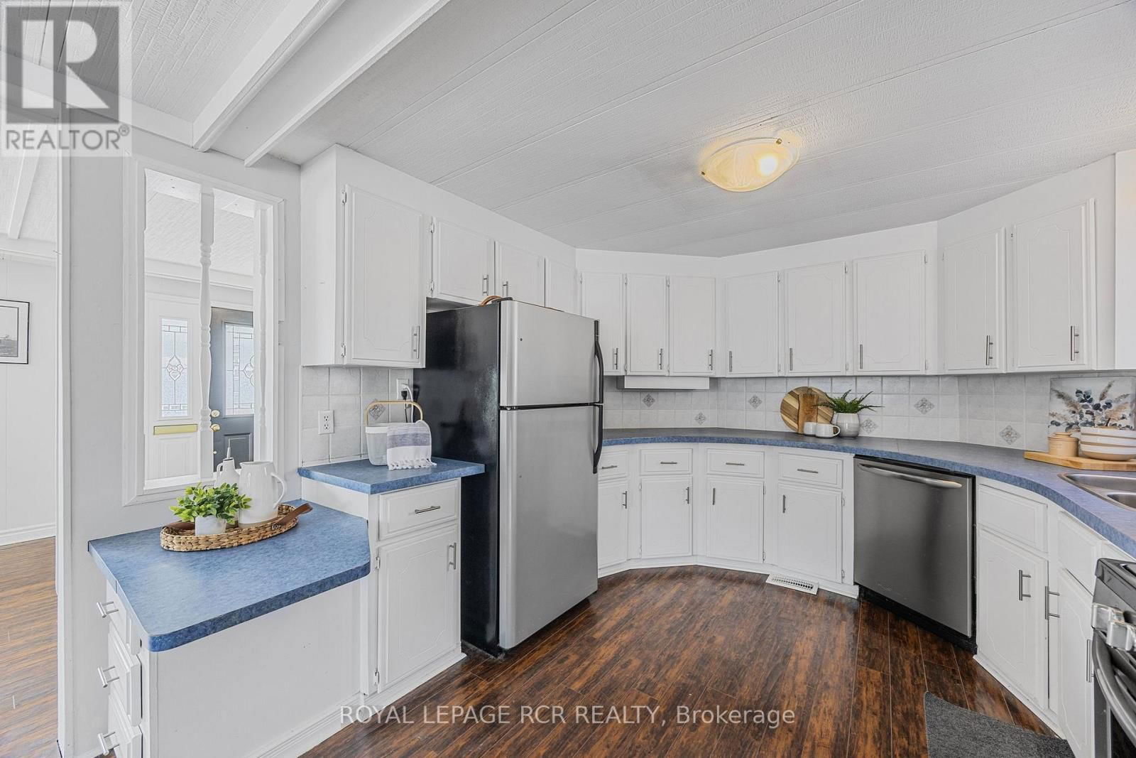 4 LINDEN LANE Image 15