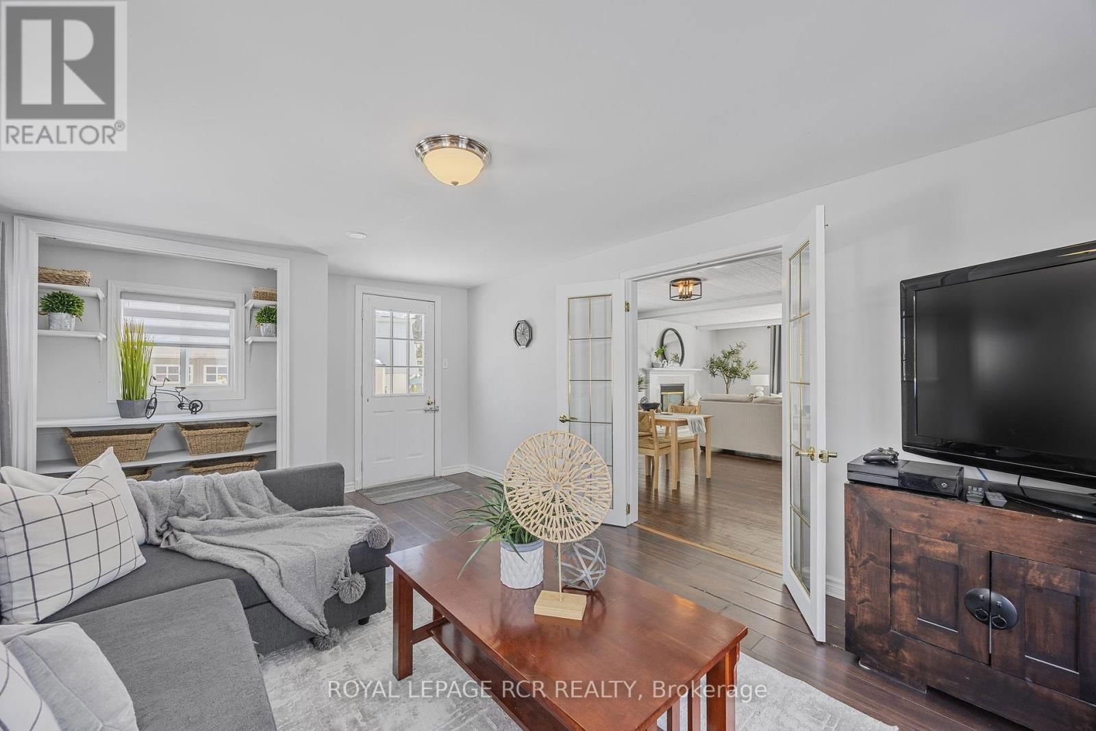 4 LINDEN LANE Image 23