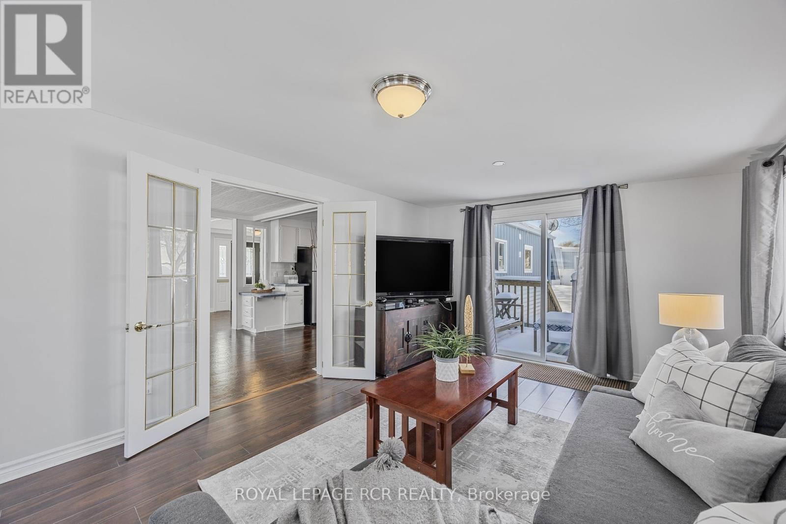 4 LINDEN LANE Image 24